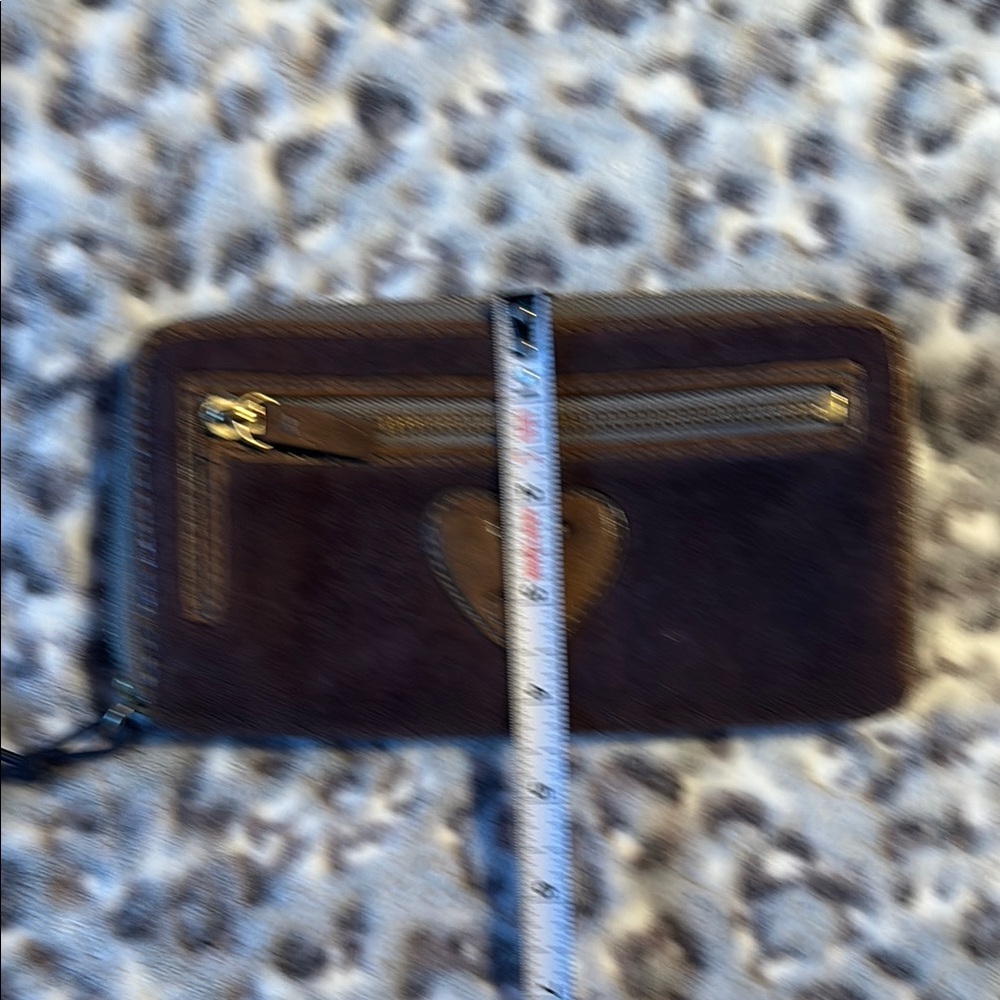 Juicy Couture Blue and Brown Key Card Holder with Elegant Emblem - Picture 14 of 15